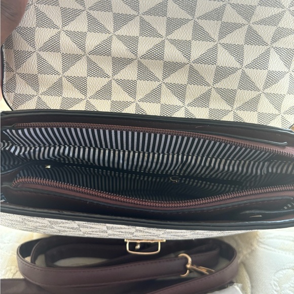 Convertible Backpack - Picture 5 of 9